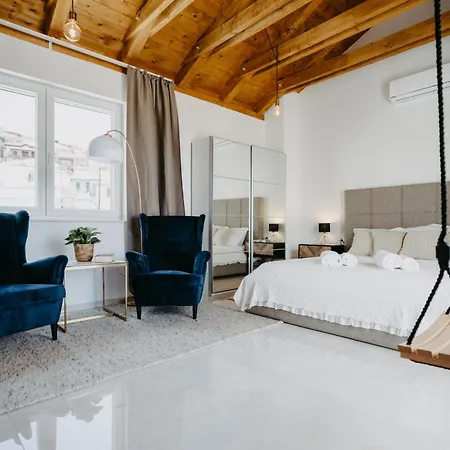 Apartment With Swimming Pool - 25853