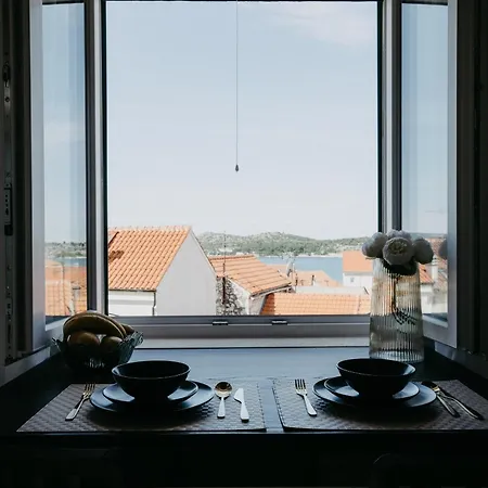 Apartman With Swimming Pool - 25853 Šibenik